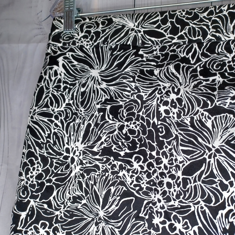 Talbots Floral Black and White Women's Pencil Preppy Skirt - Picture 5 of 12